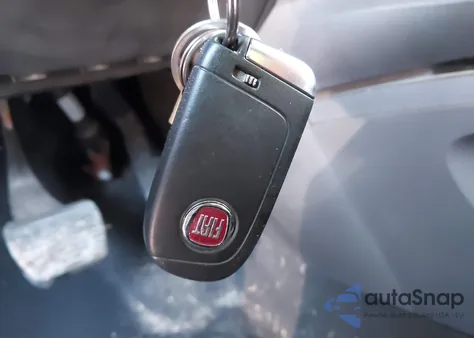 2018 Fiat 500X Lounge Fwd из США, поврежденный, VIN ZFBCFXDB9JP637366